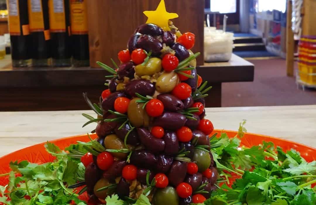 Christmas Tree Cheese Ball