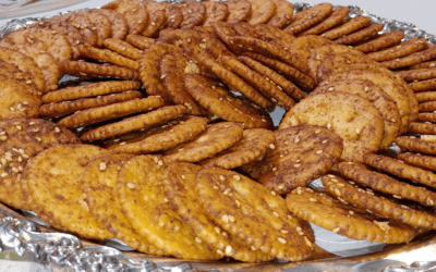 Baked Balsamic Crackers with Rustlin’ Rob’s Balsamic Bourbon Worcestershire Sauce